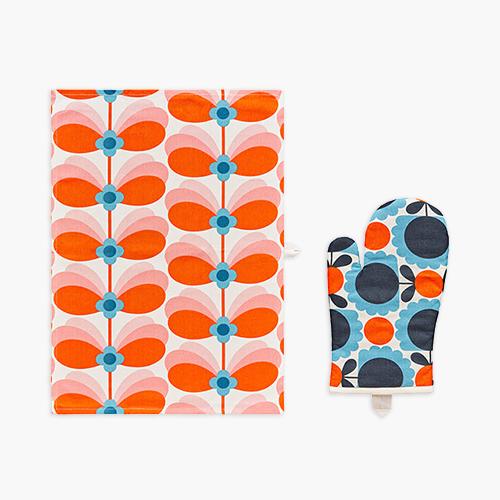 Orla Kiely Nordic hand towel oven glove set
