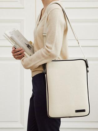 이너프 레더 랩탑백 13인치