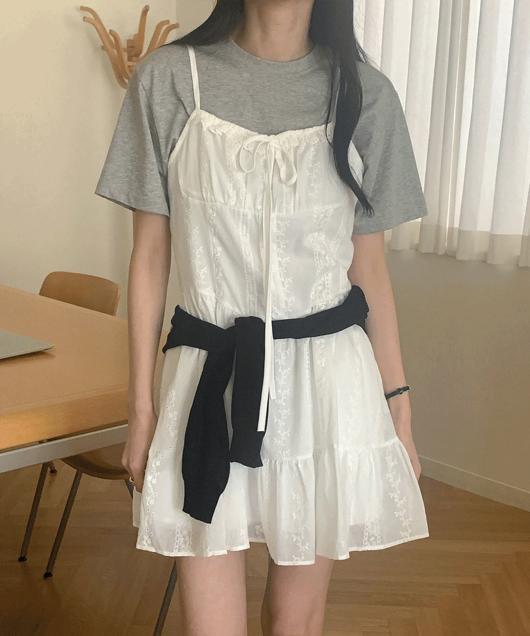 블랑크 자수 미니 뷔스티에 원피스 (1color) 화이트 프릴 레이스 리본 캉캉 숏 플레어