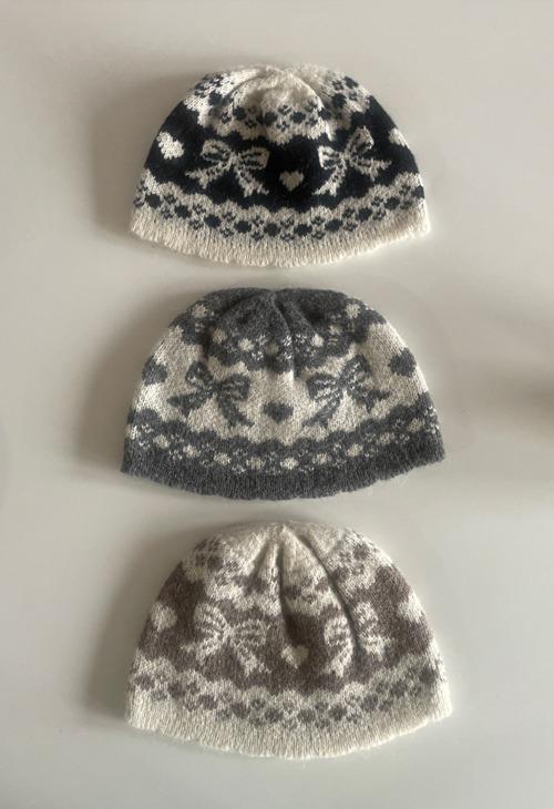 어나더랭귀지 ribbon shot beanie