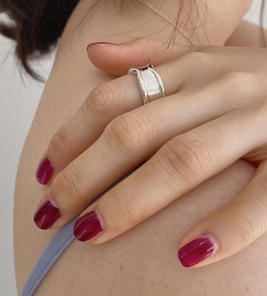 Curve ring