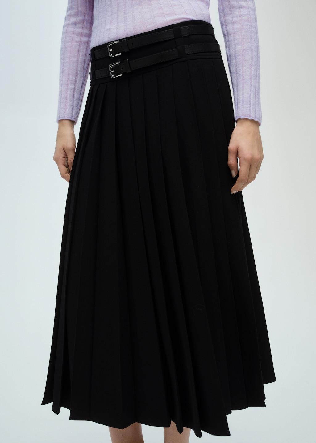 Double-belted pleated skirt