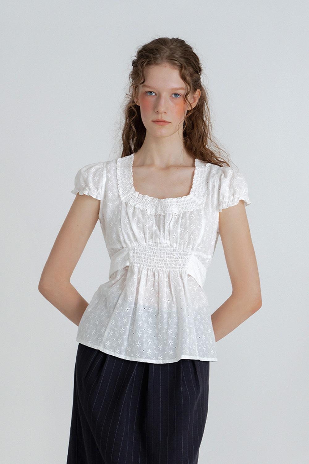 Moke punching blouse