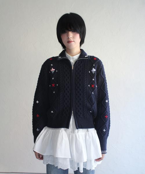 알프스 꽃자수 핸드스티치드 니트 집업 가디건_네이비