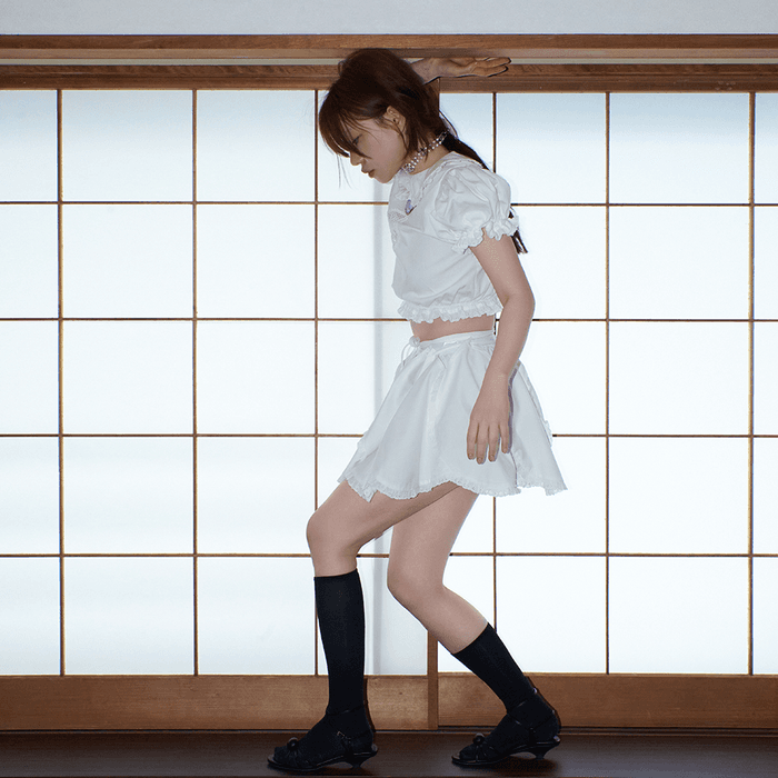 2차 white strap cloud skirt