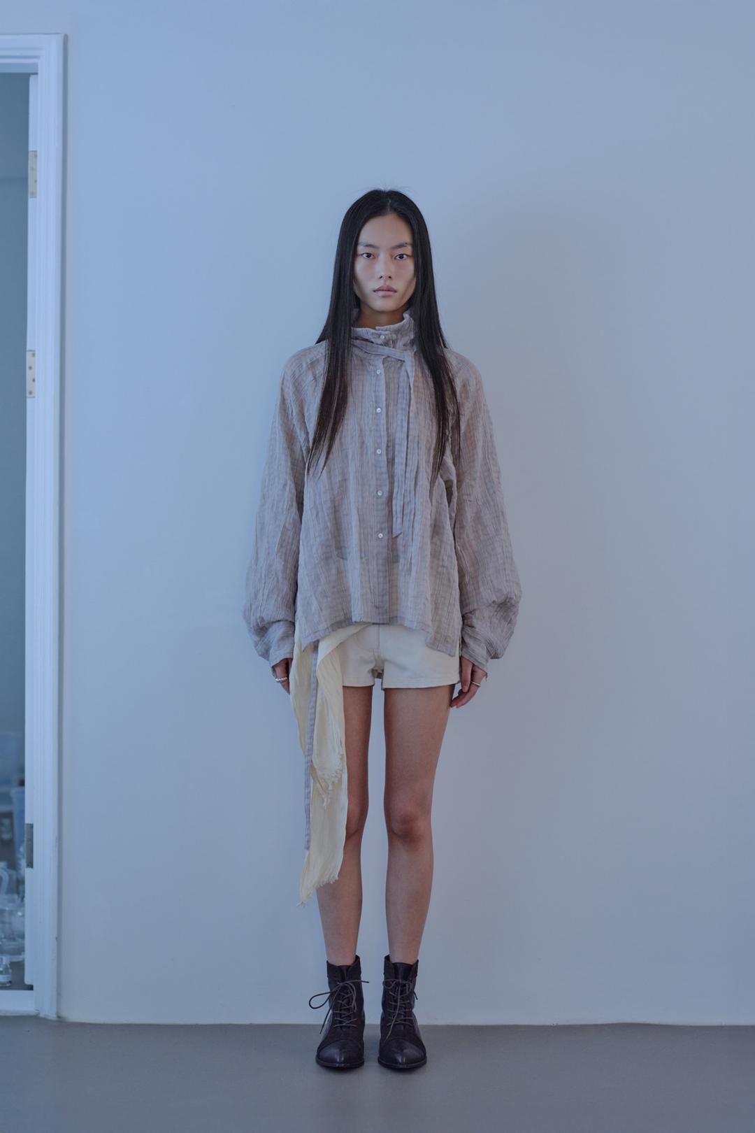 Convertible High-Neck Check Blouse [예약배송 - bone beige / light grey]
