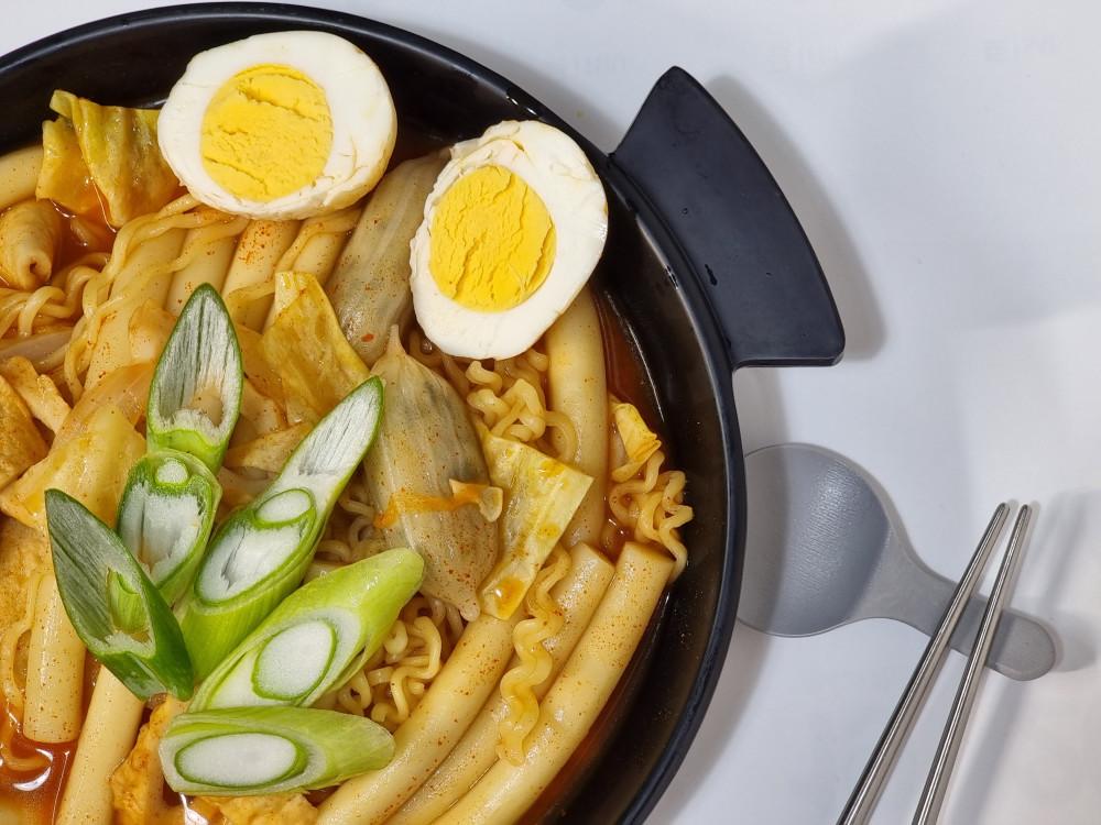 [즉석떡볶이](수제소스) 감칠맛이 일품 칼칼한 그 맛 2인분, 밀키트로 간편하게 드실 수 있는 4가지 맛(순한맛, 중간맛, 매운맛, 짜장맛)