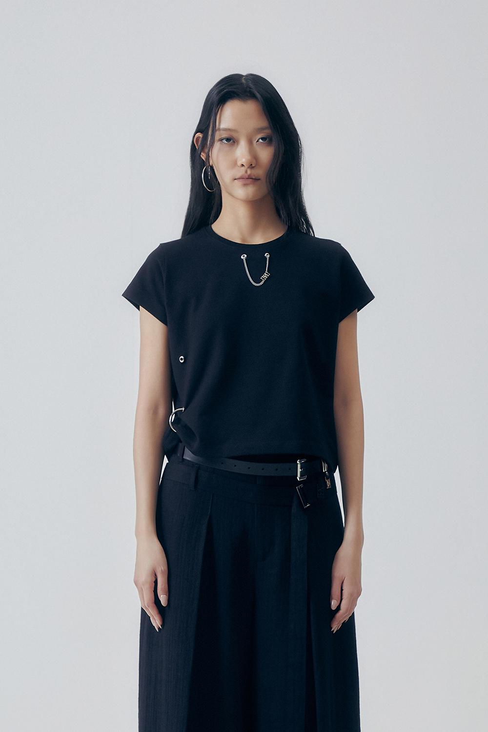 Dubre Chain Crop T-Shirts [ Black ]
