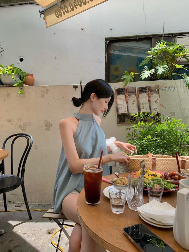 메르이 홀터넥 블라우스