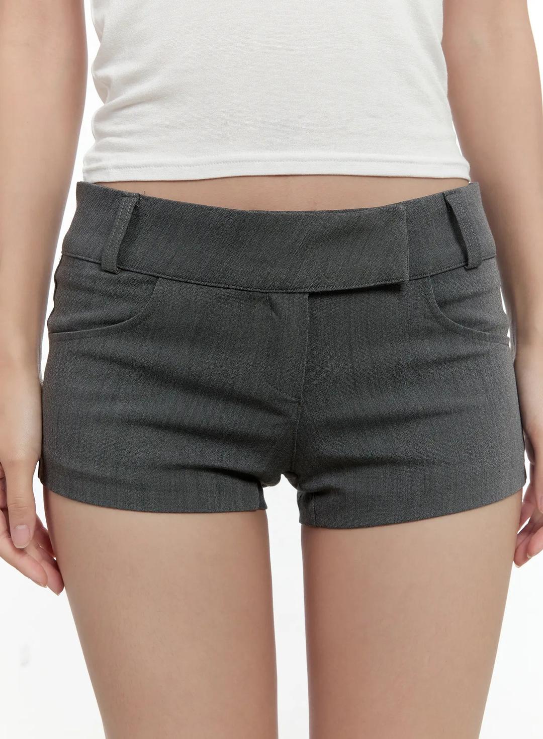 Chic Low-Rise Shorts CG501 - Dark gray / S/M