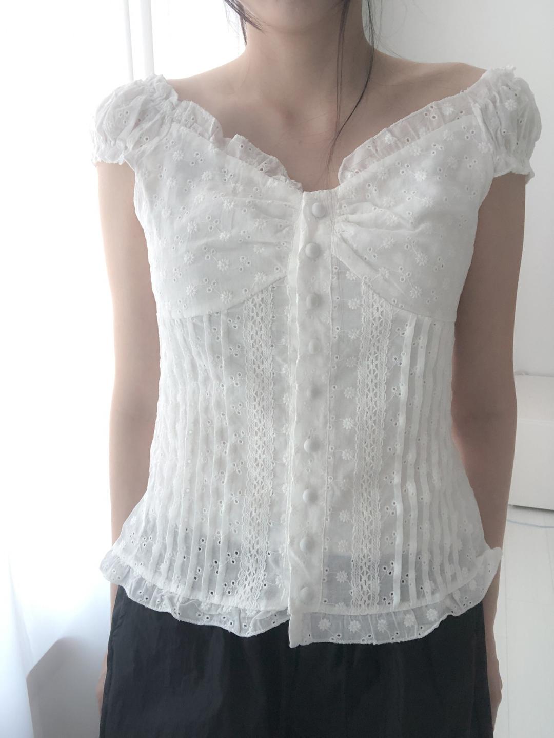 flower lace blouse (2c)
