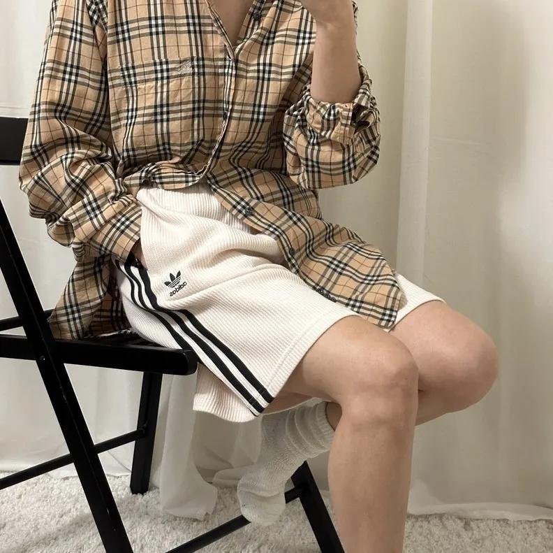 아디다스 여성 아디컬러 클래식 와플 버뮤다쇼츠 반바지