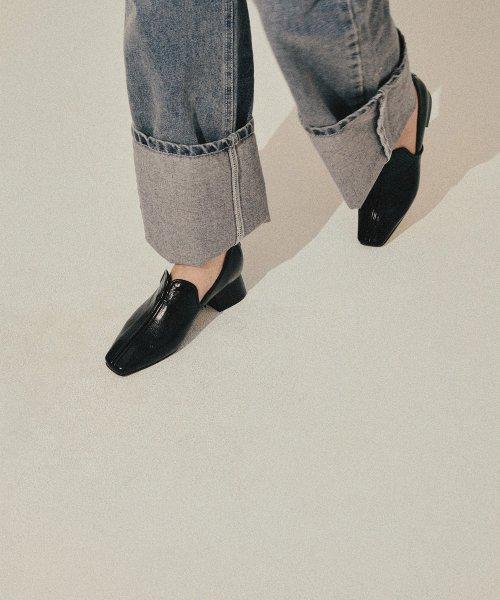 D045 모더니즈로퍼블랙