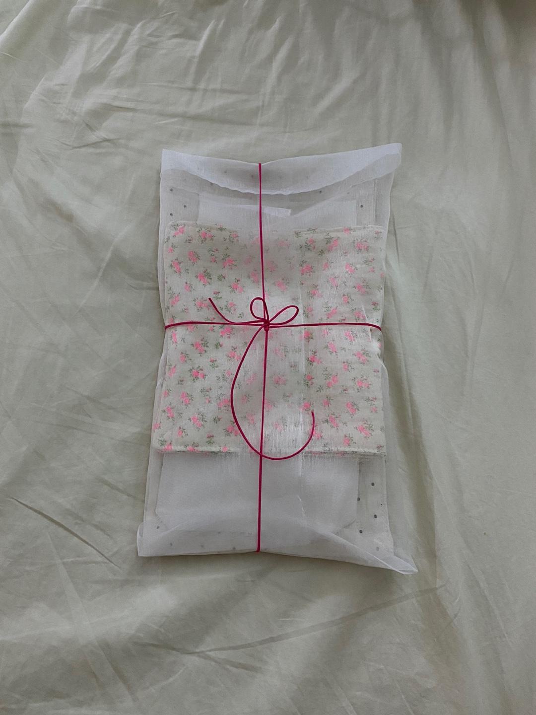 2월의 수수한 선물꾸러미 (3ps)