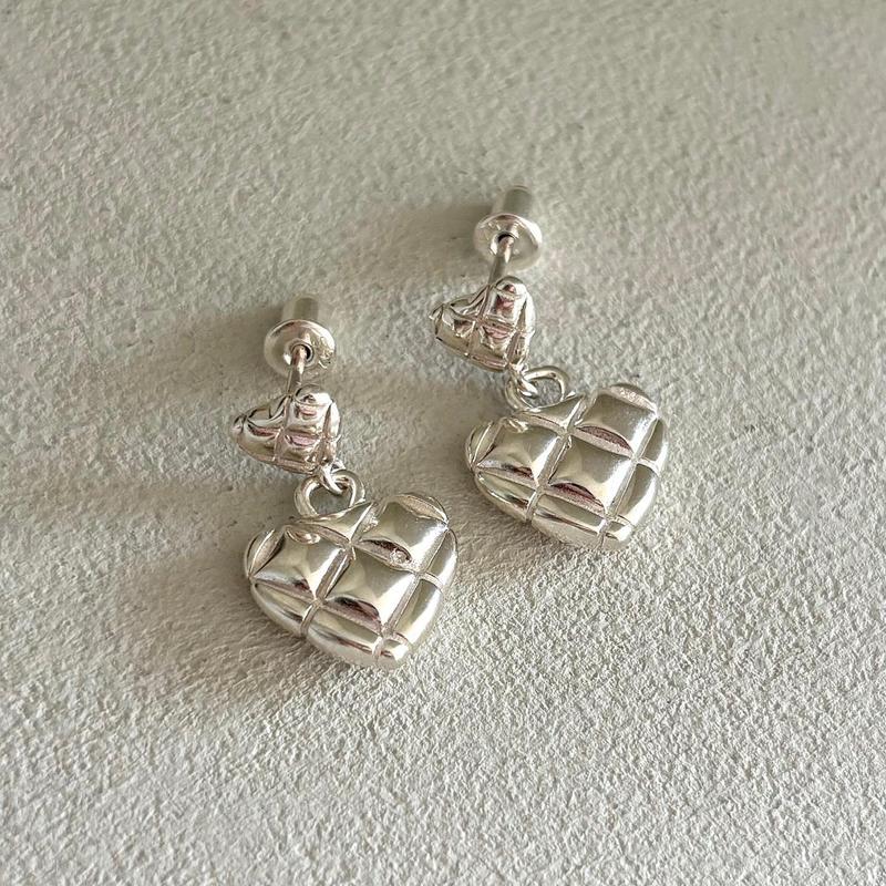 Quilted heart drop earring 하트 귀걸이