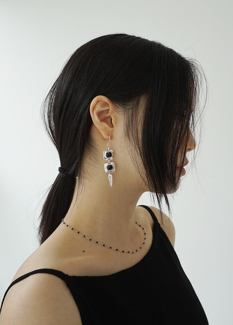 [E282]bohemian square earring/귀걸이 미니멀귀걸이 포인트귀걸이 시선