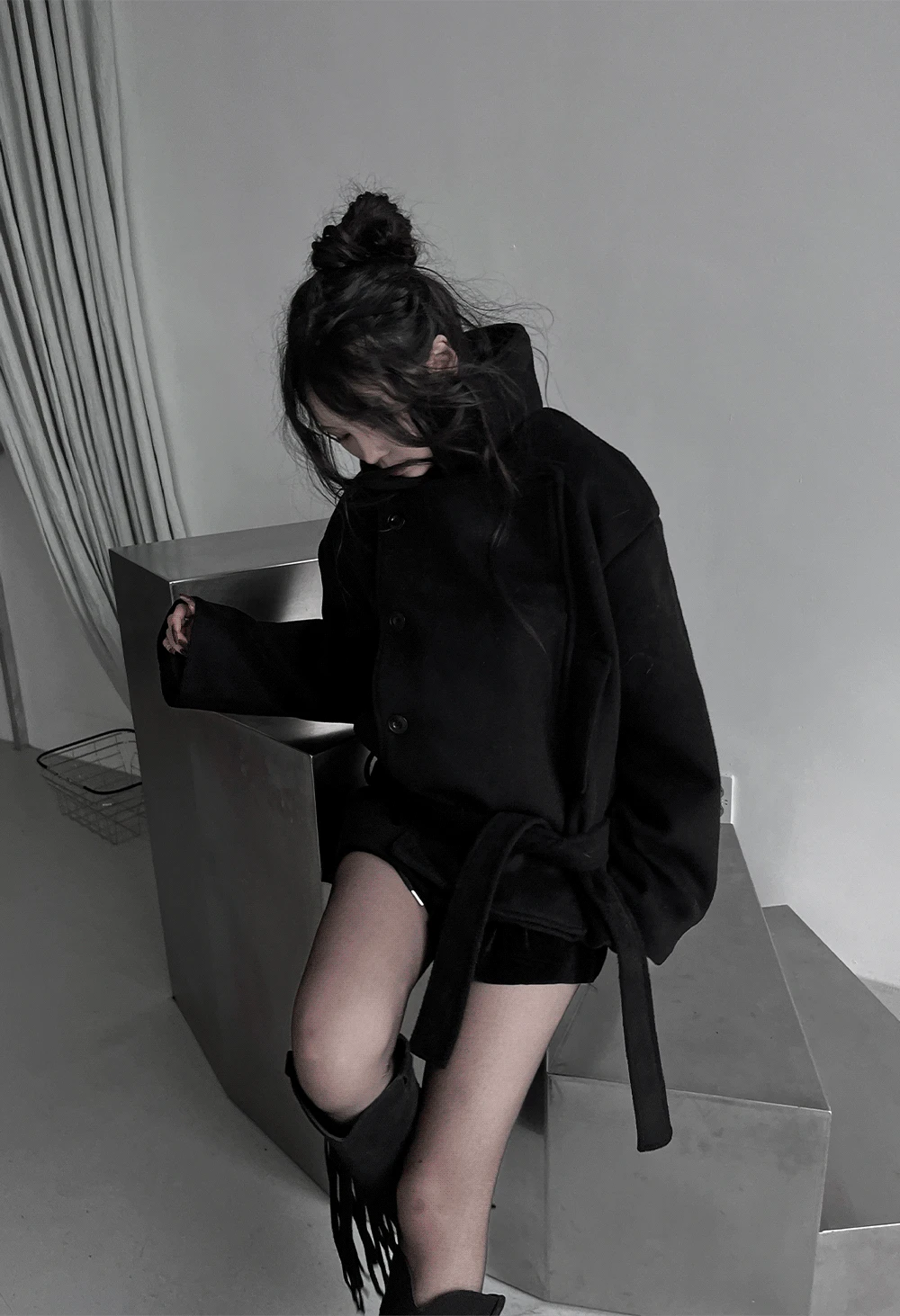 emma high-neck strap half coat