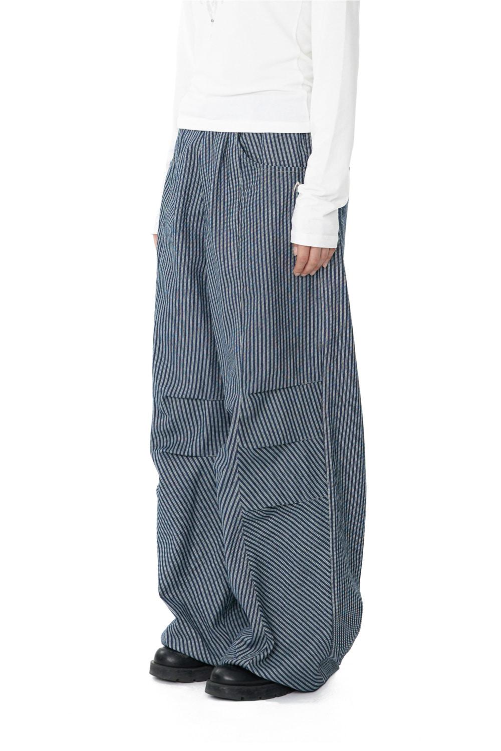 Knee Pin-tuck Stripe Denim Pants (Blue)