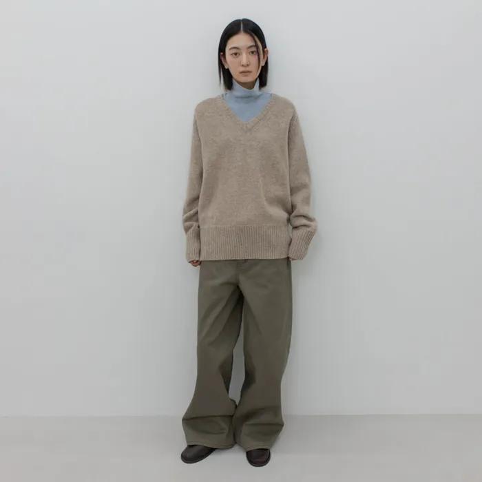 WOOL V-NECK SWEATER / OATMEAL