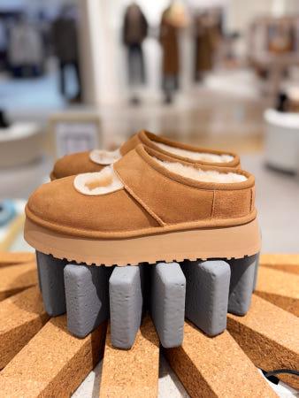 이런 상품 어때요? [공식]UGG 어그 25FW 비아 메리제인 1665103500 CHE_1167612
