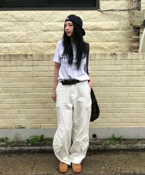 Slant Pleats Multi Cargo Pants_White