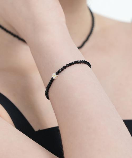MY daisy charm onyx Bracelet 실버925 데이지 참 블랙 오닉스 팔찌