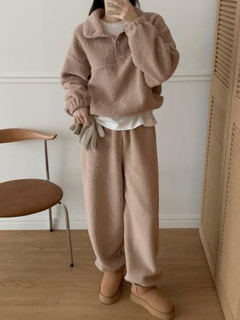 이런 상품 어때요? [무배 기모] 덤블 하이넥 반오픈 맨투맨 & 스트링 투웨이 밴딩 와이드 팬츠 세트