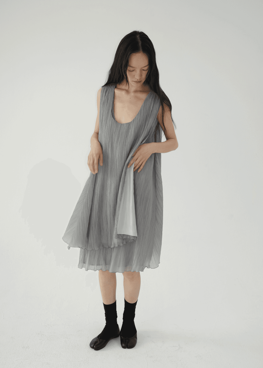 [ 2차 프리오더 ] [ 6/27 순차배송 ] MINI PLEATS ONEPIECE [SILVER]