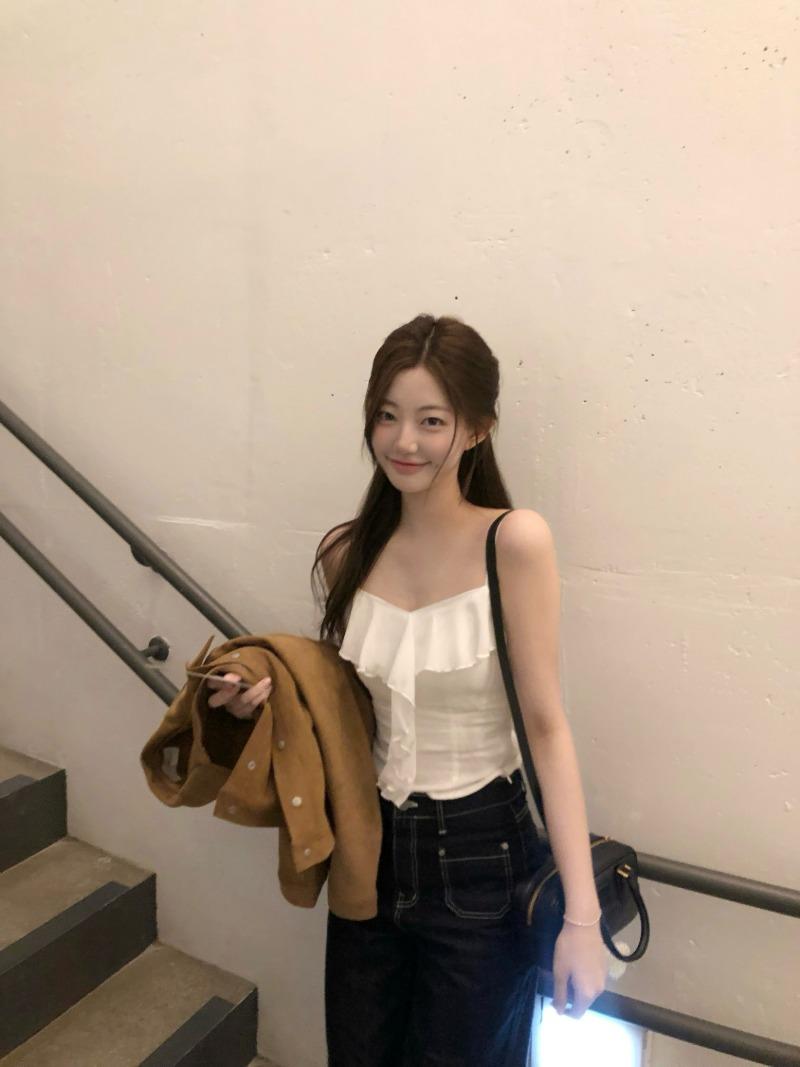 april sleeveless_white