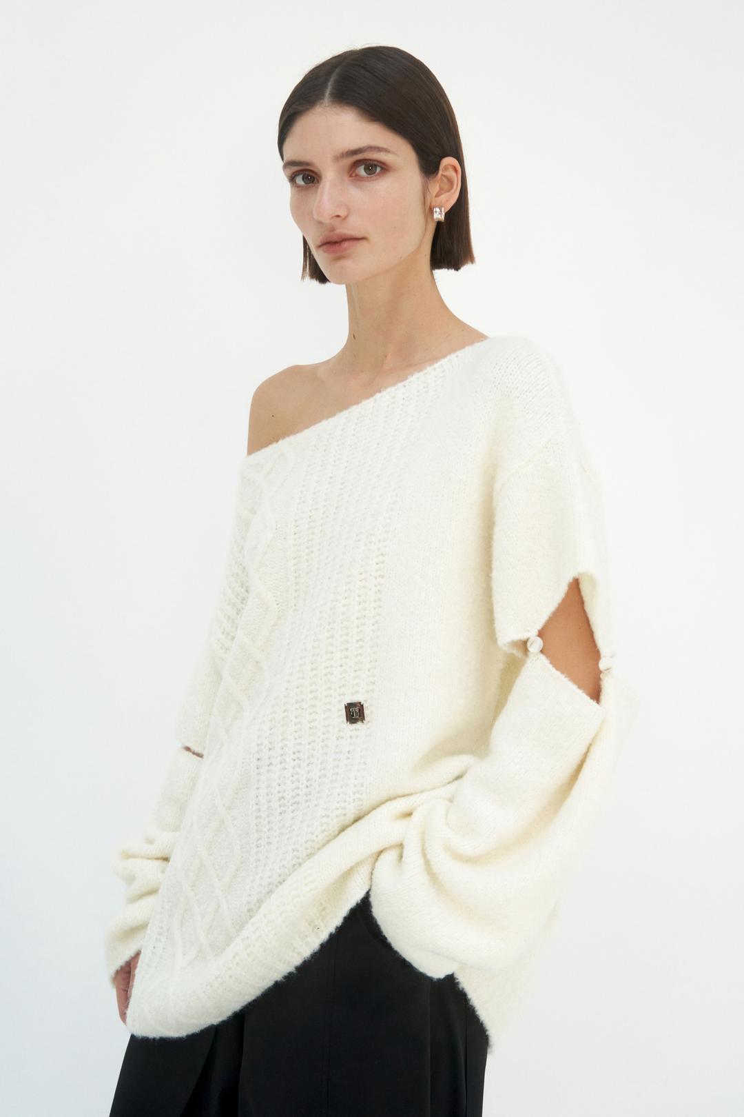 Sleeve Slit Boat Neck Knit [ Ivory ]