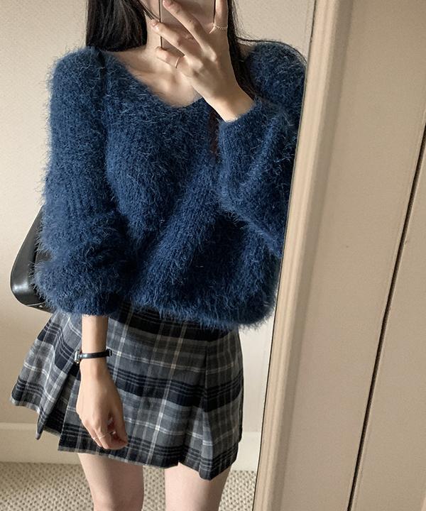 로즐리 카나 솔잎 브이넥 루즈핏 니트