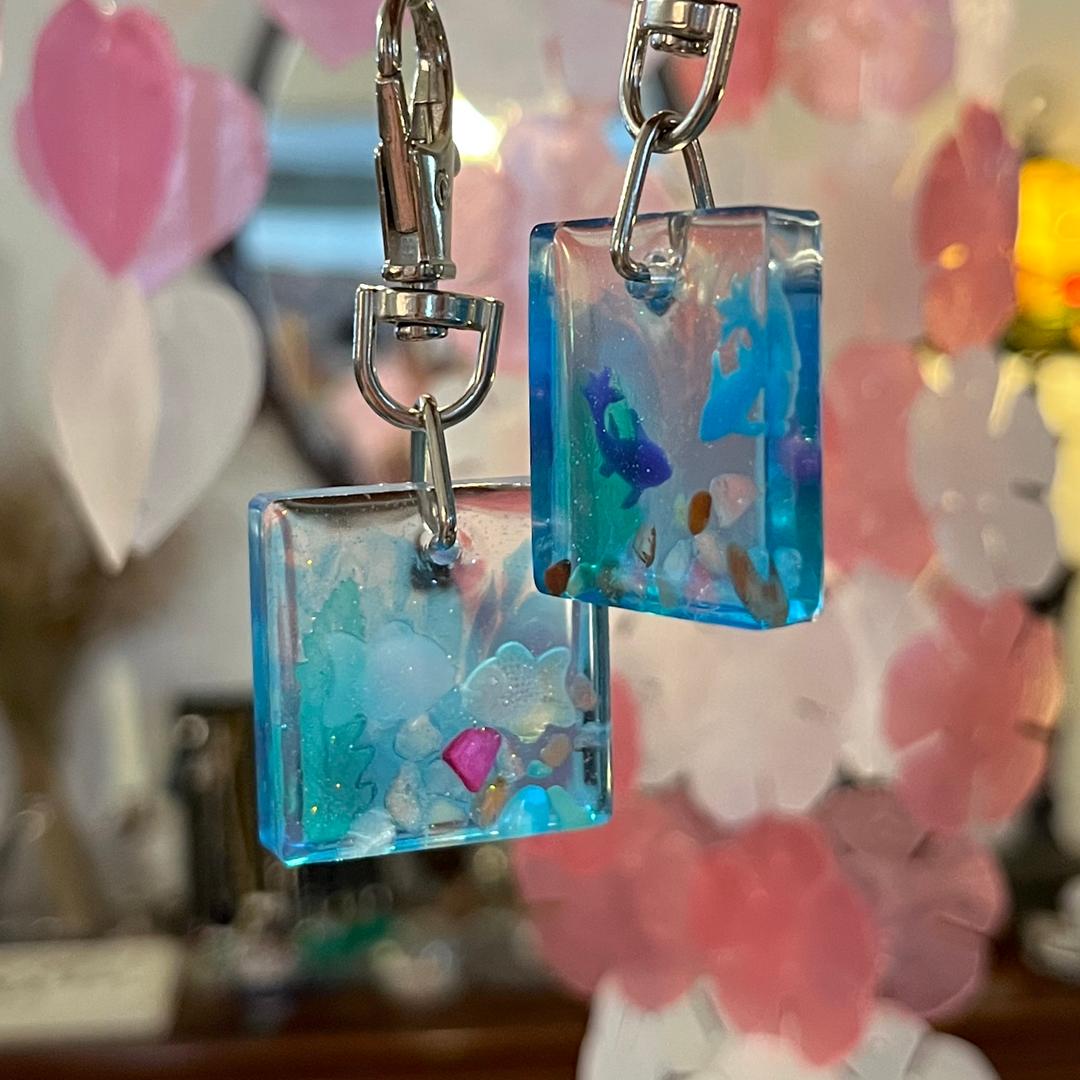 (Gomgom) In The Water Charm