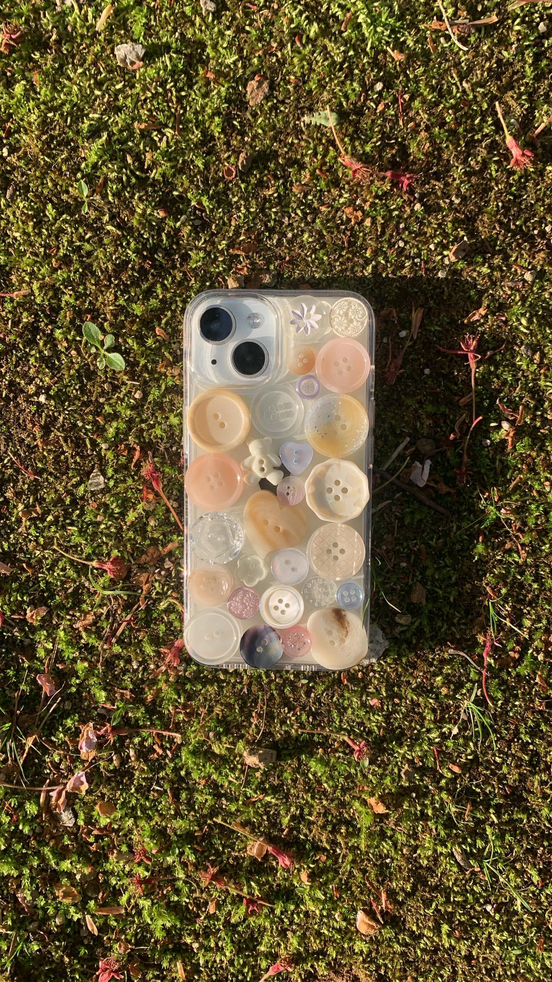 Aurora in ur heart button case