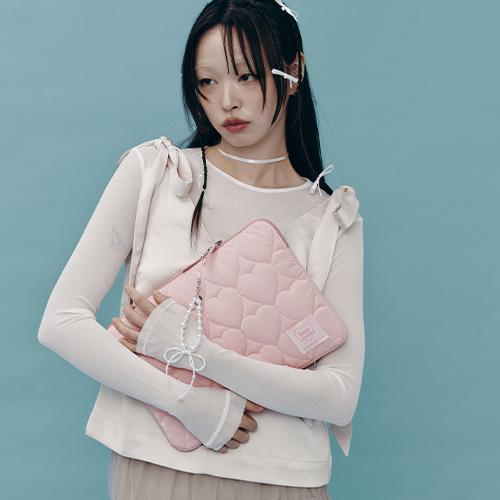[11/1 예약배송]Heart Padded Notebook Pouch(13inch/15inch)_HC239OPC002M