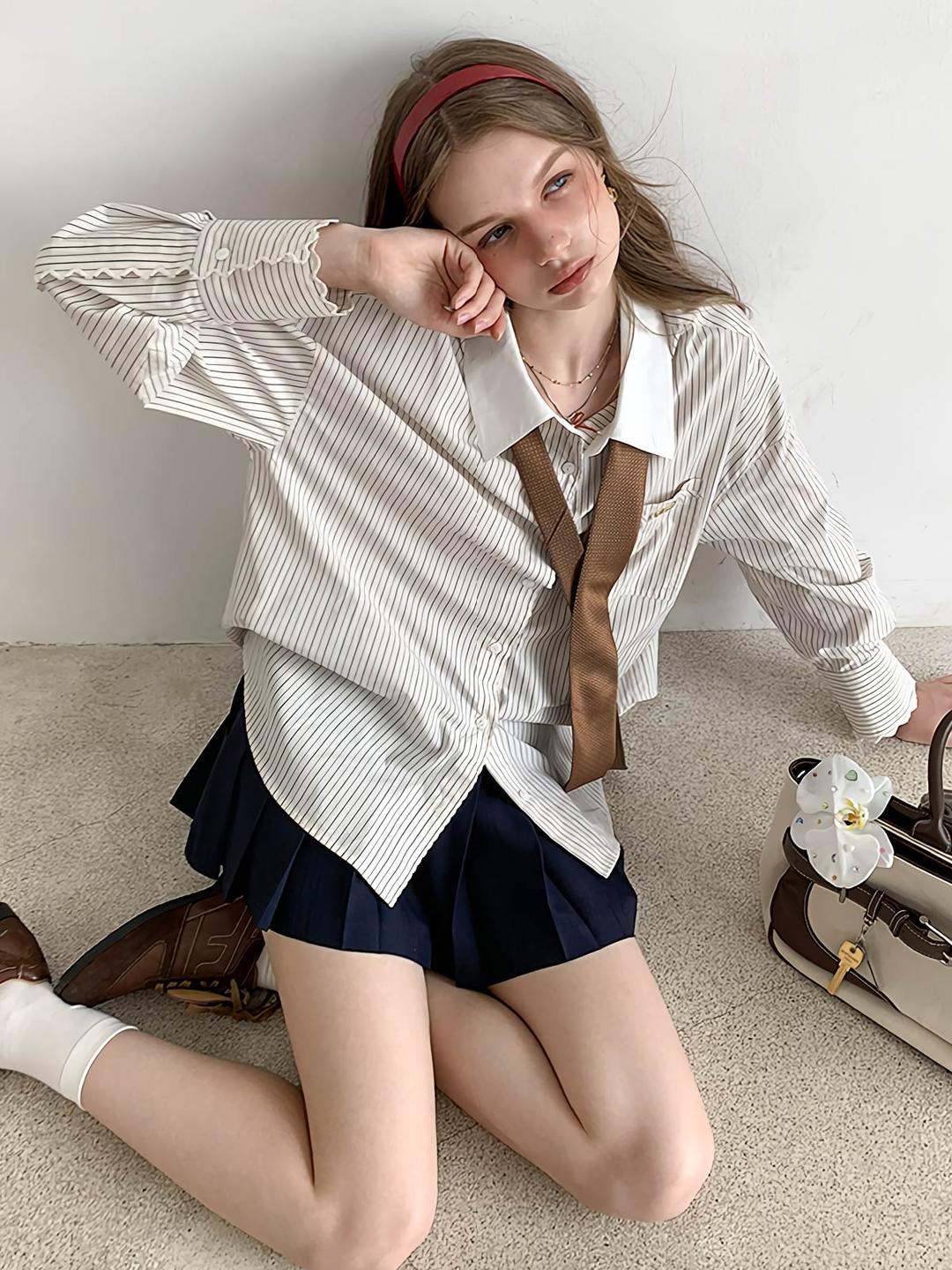 [UENA] Brunch Cafe Wavy Stripe Shirt