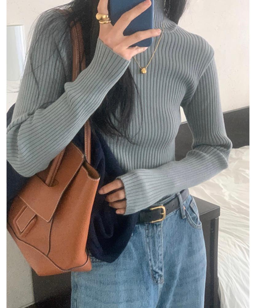 더베이지스 클레어 폴라 니트 골지 터틀넥 니트