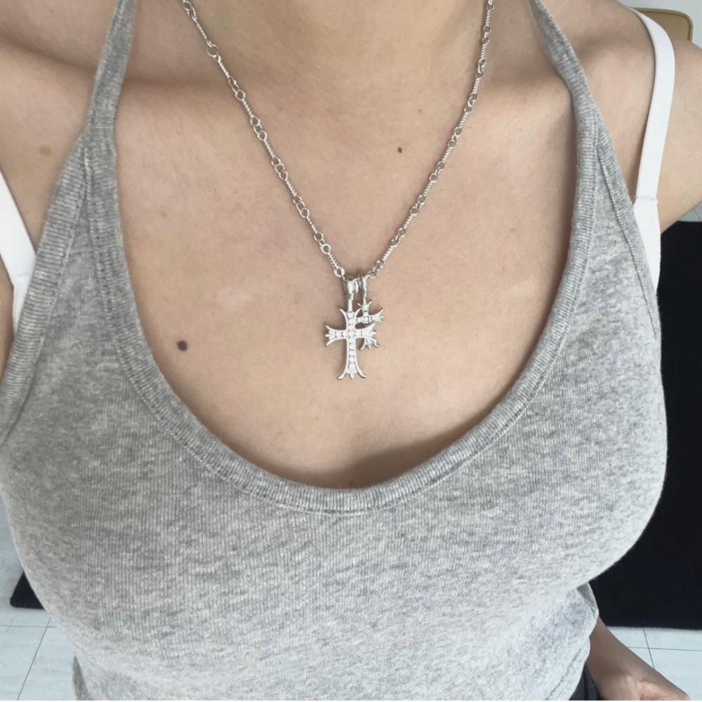 Chilly Double Cross Necklace