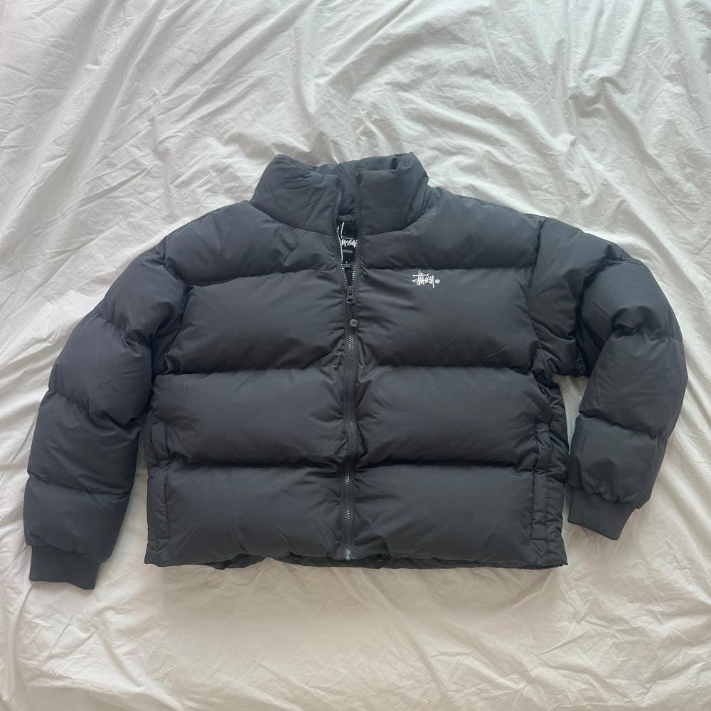 Stussy 스투시 그래피티 숏패딩 자켓 그레이 블랙