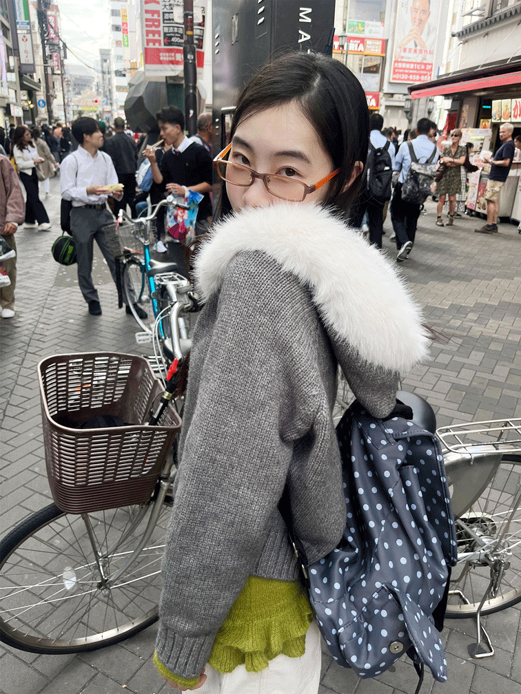 김아홉 화이트 퍼후드 니트 JP