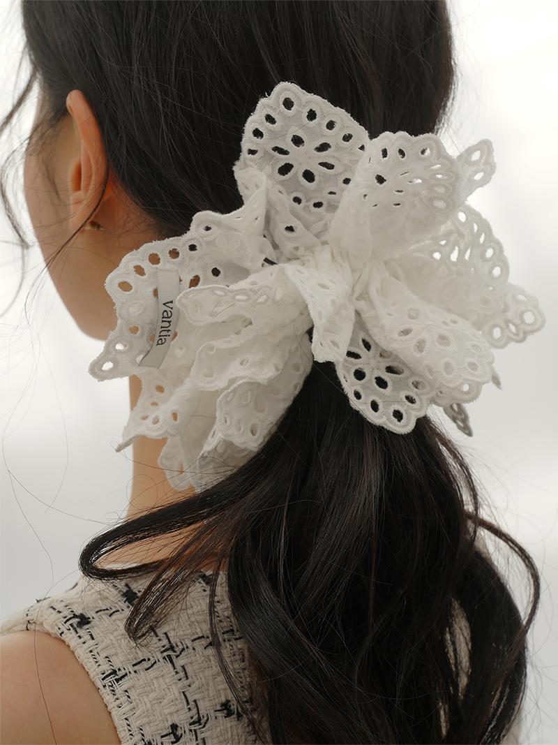 [반티아188] 펀칭 레이스 스크런치