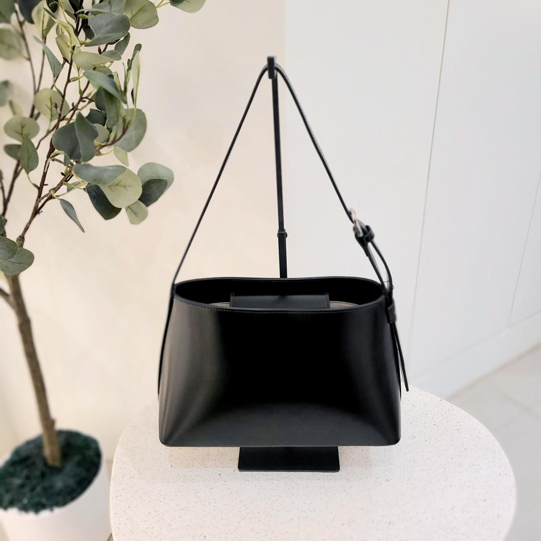 [포멜카멜레]  브러시드 레더 미듐 숄더백 2종 FIY1F2HS033