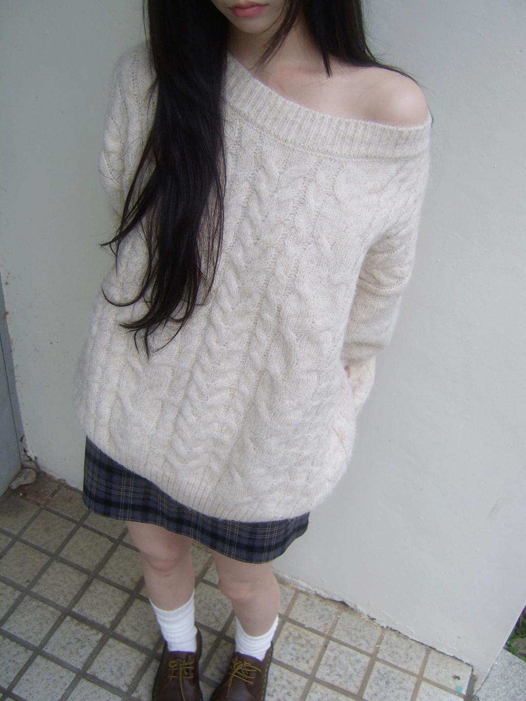 loose baguette knit