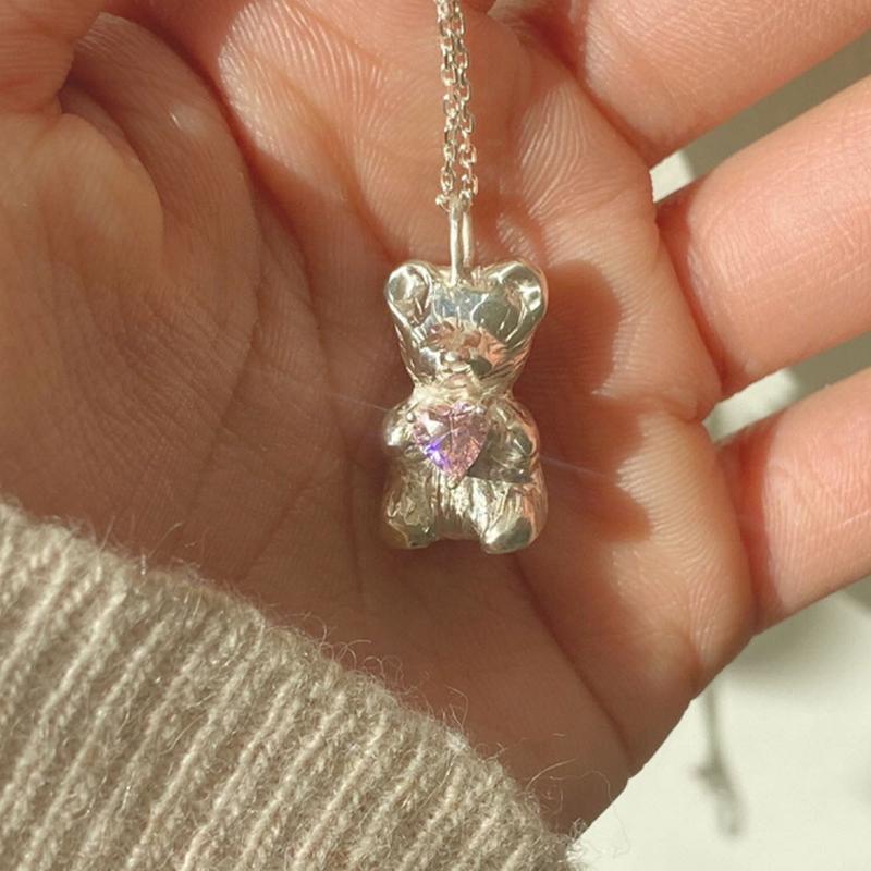 Bear in love necklace