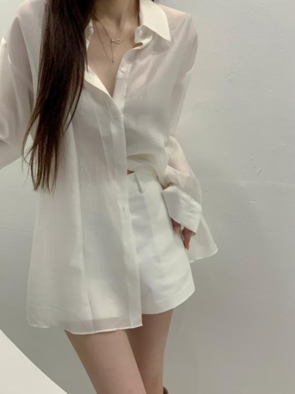 ✨조명효과✨샤벳 세미 글로시 시스루 오버핏 살안타템 여리 박시 셔츠 남방 카라 블라우스 3color