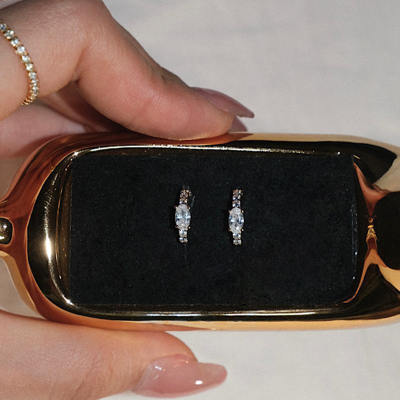 Ice one touch earrings