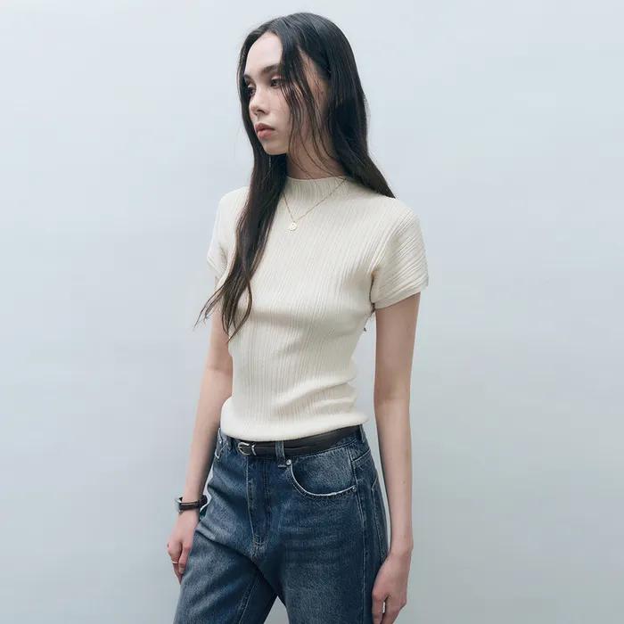 홀가먼트 하프넥 플리츠 니트 탑 크림 MDKT107CREAM