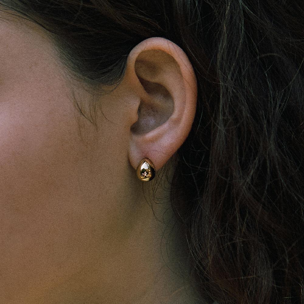 [by이에르] 샴페인 풀문 실버(Y) 볼륨 귀걸이 BH2E33207Y9XXX