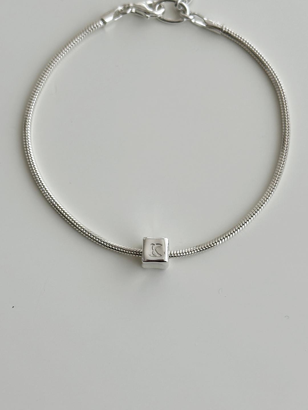 MELTING CUBE PENDANT BRAECELET