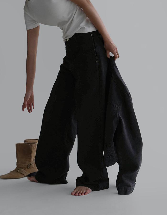 [by LAROOM] 흑청와이드데님