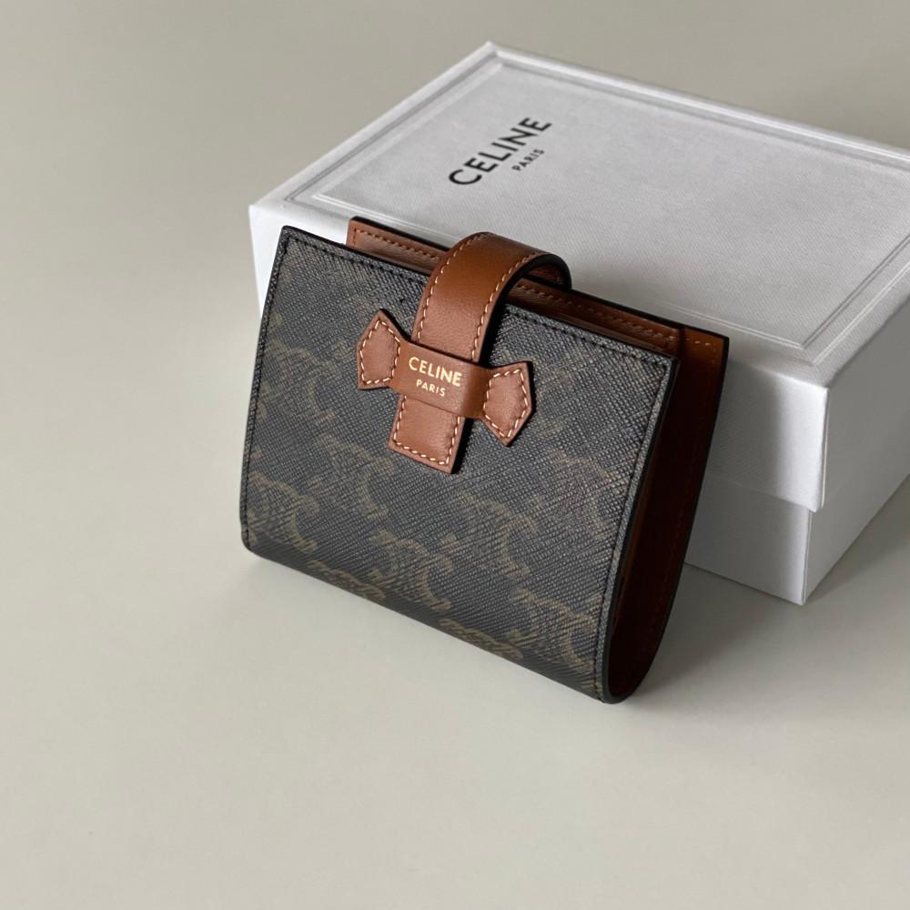 셀린느 트리오페 지갑 스몰 스트랩 월렛 캔버스 10H262DB7